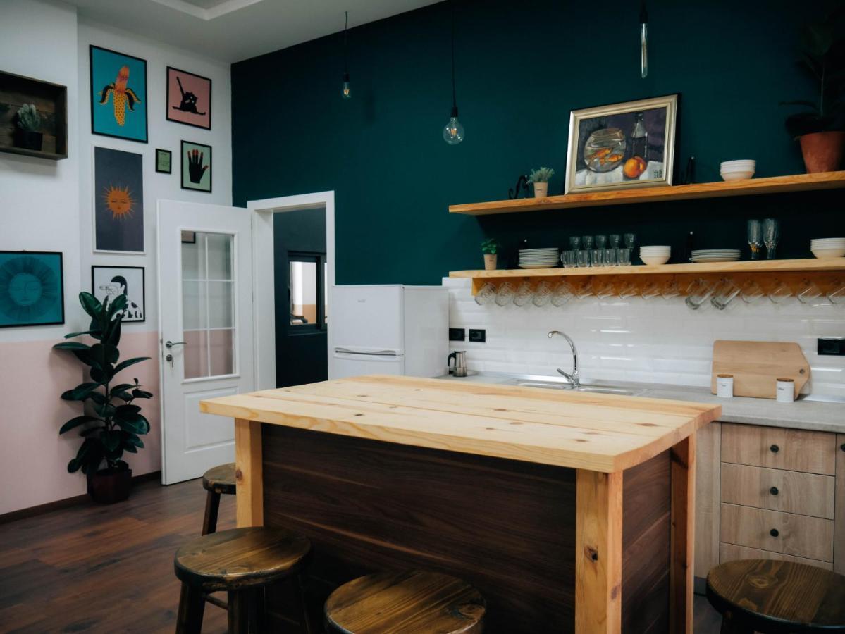 The Maze Hostel Tiranë Eksteriør bilde