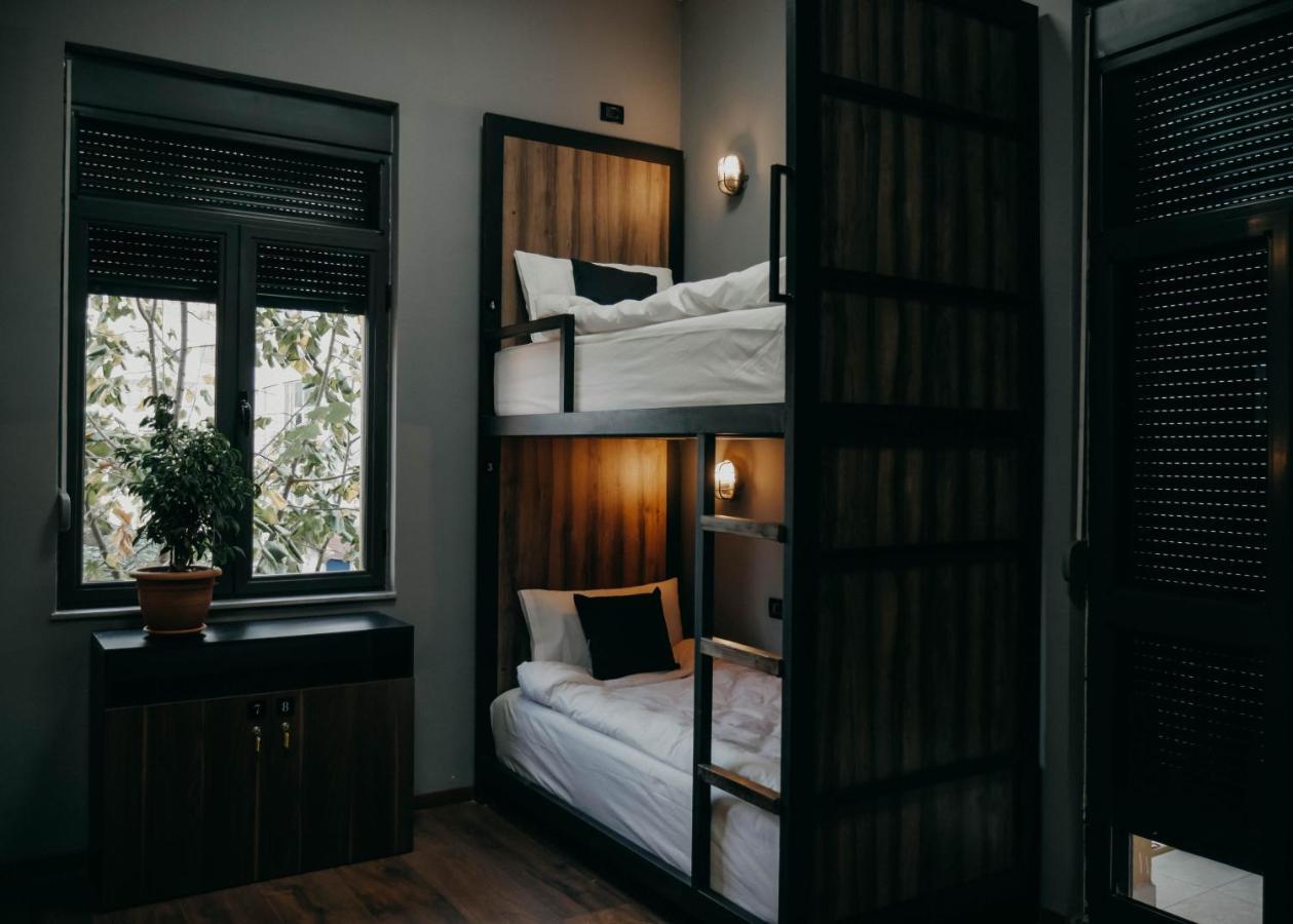 The Maze Hostel Tiranë Eksteriør bilde