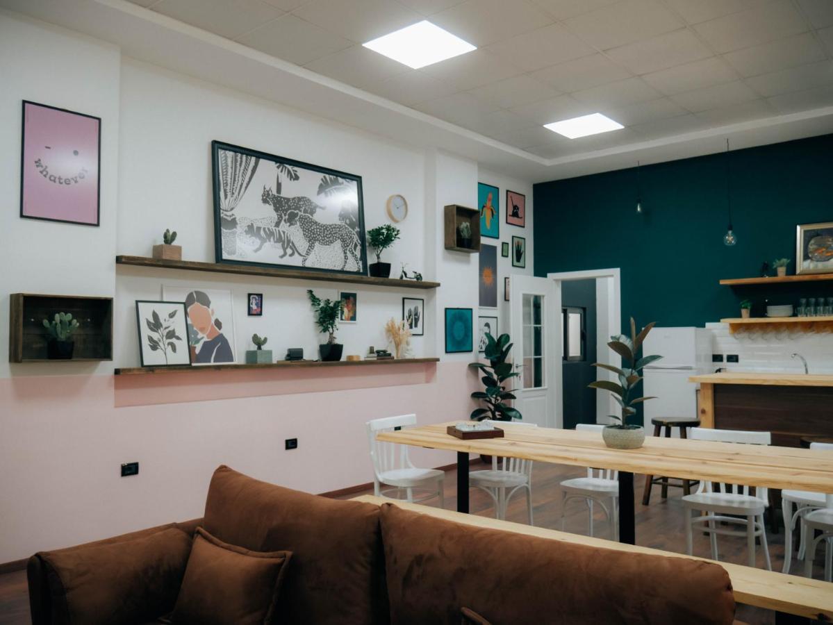 The Maze Hostel Tiranë Eksteriør bilde