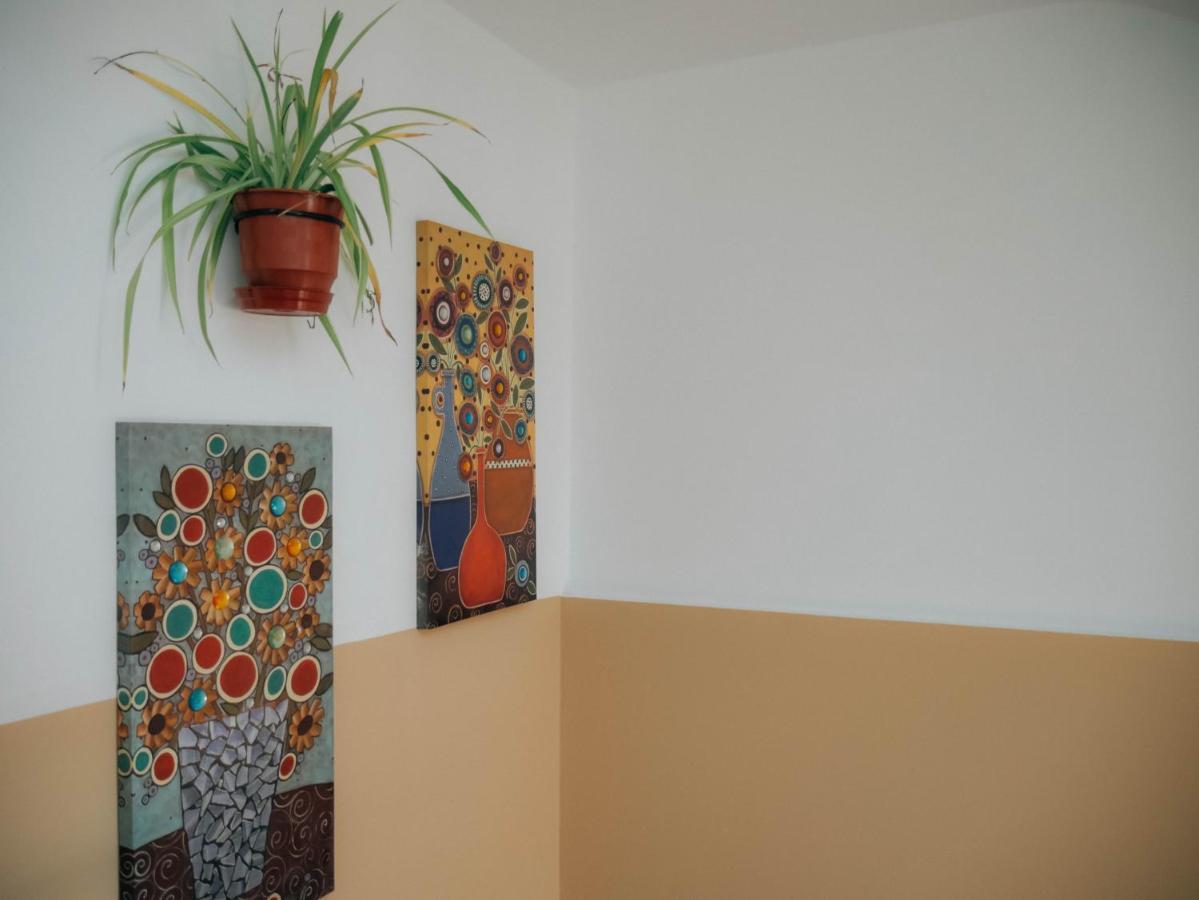 The Maze Hostel Tiranë Eksteriør bilde