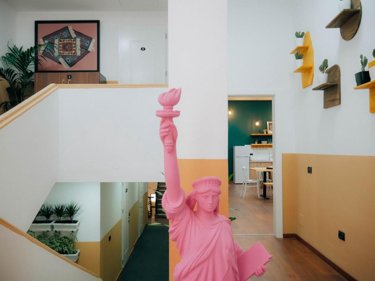 The Maze Hostel Tiranë Eksteriør bilde