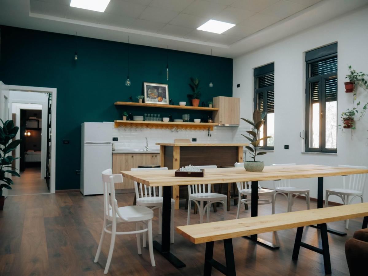 The Maze Hostel Tiranë Eksteriør bilde