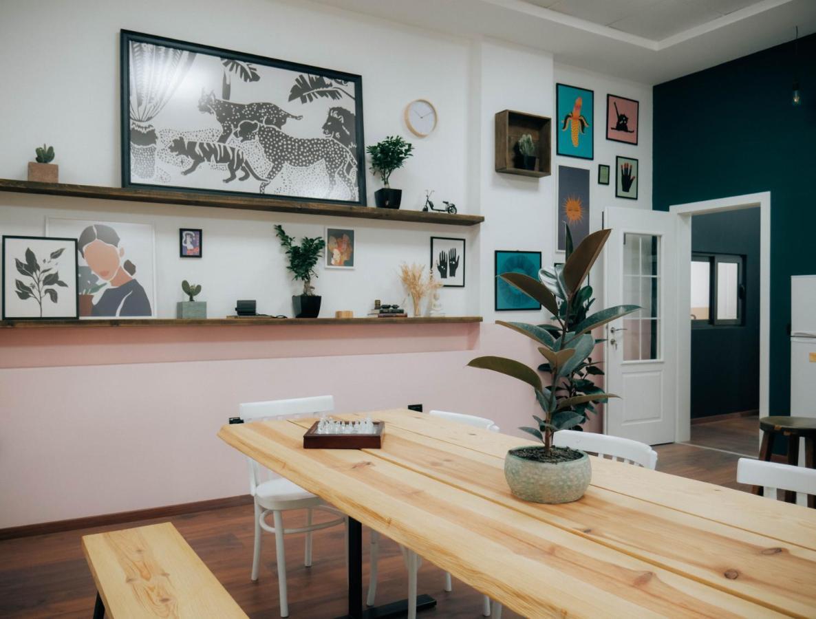 The Maze Hostel Tiranë Eksteriør bilde