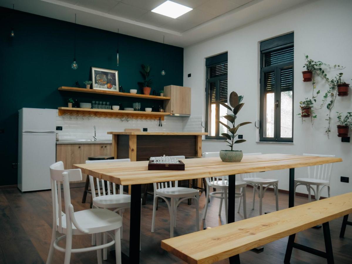 The Maze Hostel Tiranë Eksteriør bilde