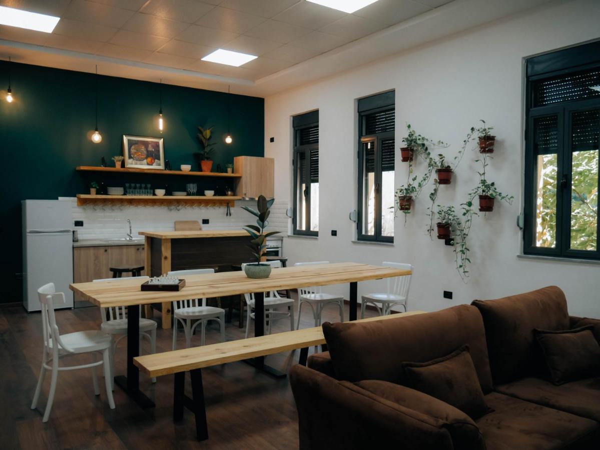The Maze Hostel Tiranë Eksteriør bilde
